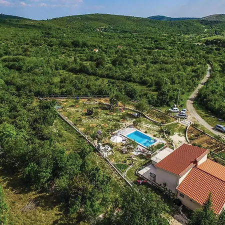 Three-bedroom In Labin Trogir