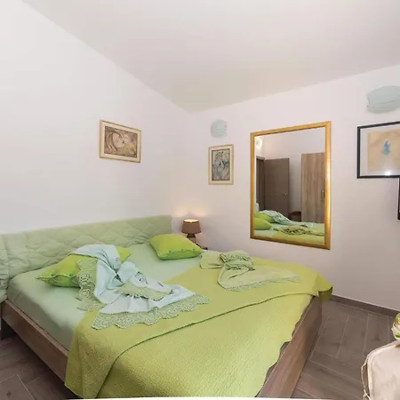 Three-bedroom In Labin Prázdninový dům Trogir