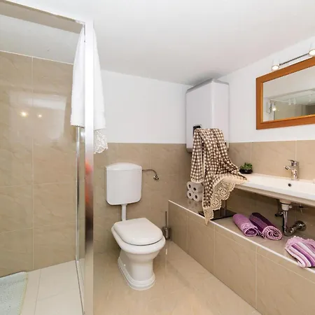Three-bedroom In Labin Prázdninový dům *