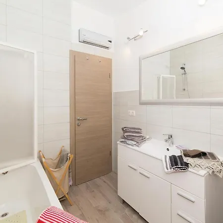 Three-bedroom In Labin Prázdninový dům