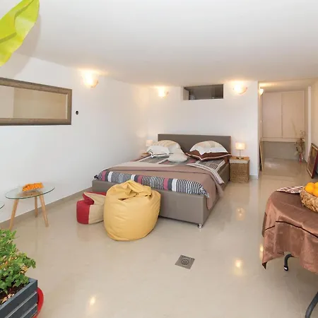 Three-bedroom In Labin *
