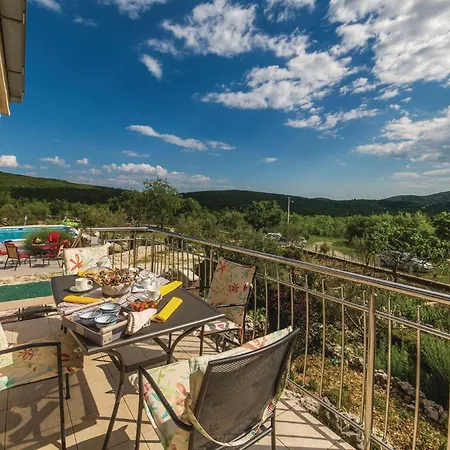 Three-bedroom In Labin *