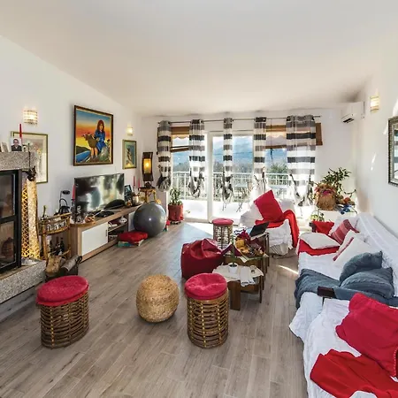 Three-bedroom In Labin * Trogir