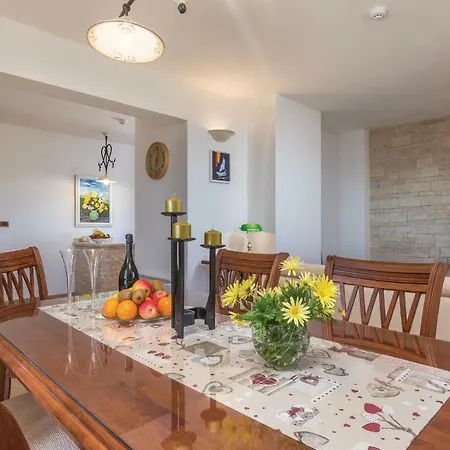 Three-bedroom In Labin * Trogir