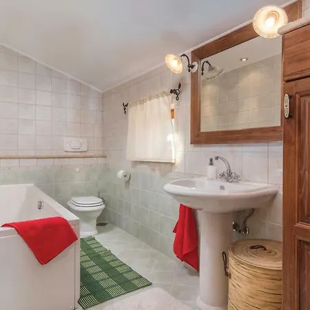 Three-bedroom In Labin *