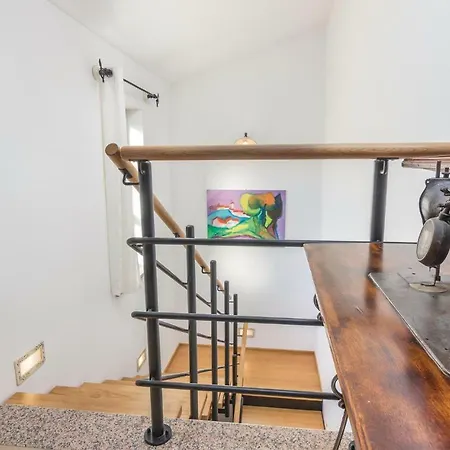 Three-bedroom In Labin Prázdninový dům Trogir
