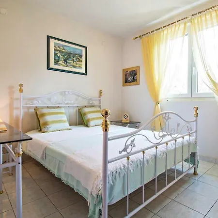 Prázdninový dům Three-bedroom In Labin *