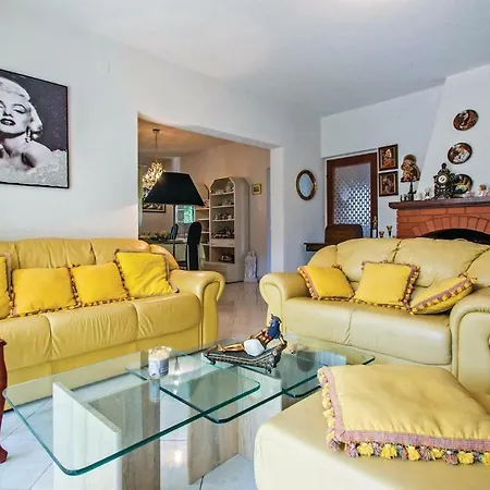 Prázdninový dům Three-bedroom In Labin Trogir