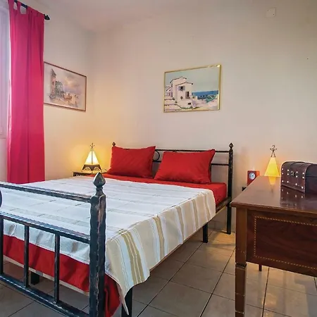 Three-bedroom In Labin Trogir