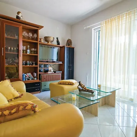 Three-bedroom In Labin Prázdninový dům Trogir