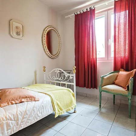 Three-bedroom In Labin *