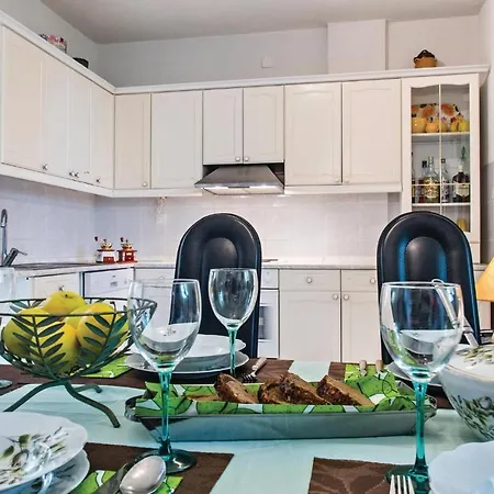 Three-bedroom In Labin Prázdninový dům *